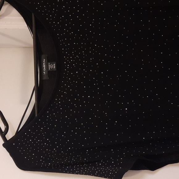 🌻 2/$30 Batwing Top with Studs - Picture 3 of 4